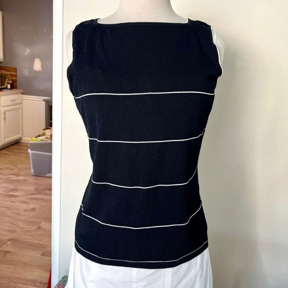 VTG Black & White Minimalist Knit Tank Top 90s / Y2K Clean Girl Normcore